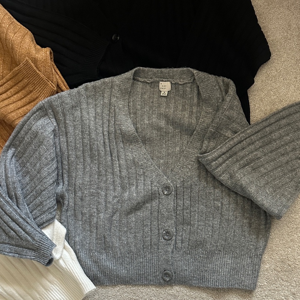 Bundle (4) Cardigans - Picture 5 of 10